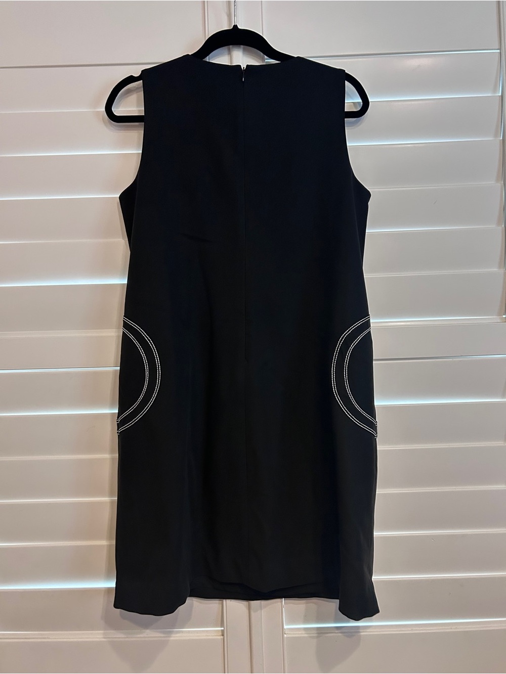 W by Worth Sleeveless Shift Dress with Round Pocket Detail Black White 10 - Picture 4 of 5